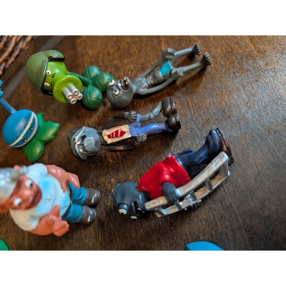 Plants vs Zombies PVC Toy Figures by Jazwares  Lot of 11 3" Inch Cake Toppers - Picture 3 of 13